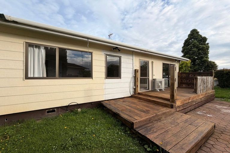 Photo of property in 8 Le Havre Place, Takanini, 2112