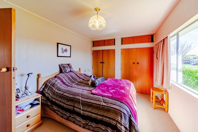 Photo of property in 37 Donegal Crescent, Tamatea, Napier, 4112