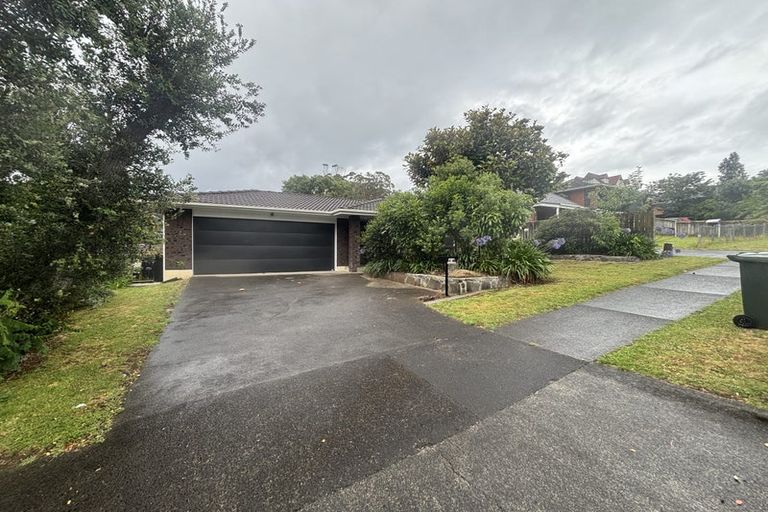 Photo of property in 14 Mark Edward Drive, Half Moon Bay, Auckland, 2012