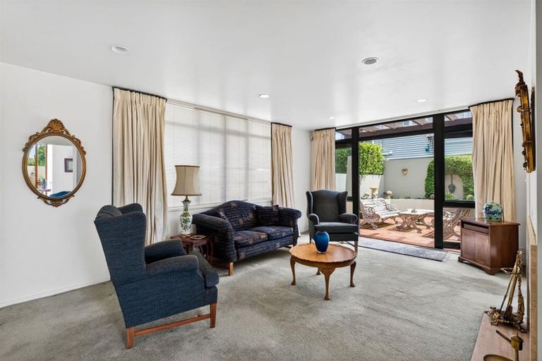 Photo of property in 12a Saltburn Road, Milford, Auckland, 0620