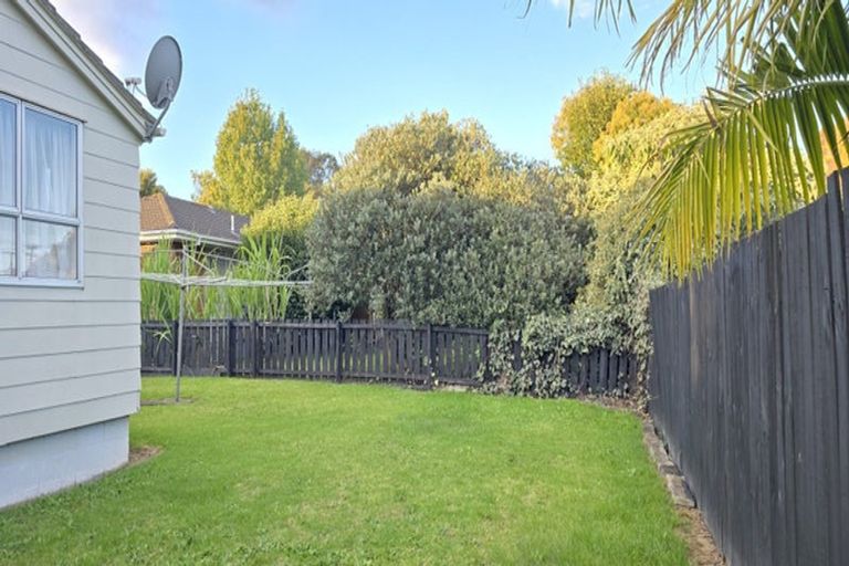 Photo of property in 87 Arimu Road, Papakura, 2110