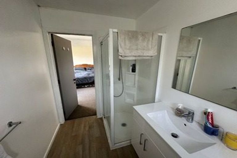 Photo of property in 10b Cameron Place, Fernhill, Queenstown, 9300