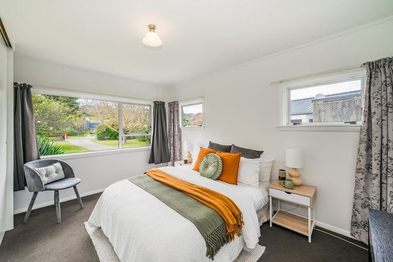 Photo of property in 16 Dale Road, Raumati South, Paraparaumu, 5032