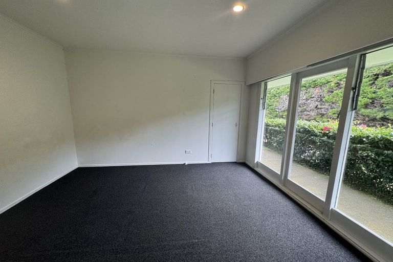 Photo of property in 27 Heath Avenue, Northcote, Auckland, 0627
