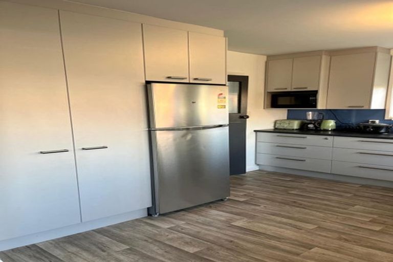 Photo of property in 10 Phoenix Lane, Northcote, Christchurch, 8052