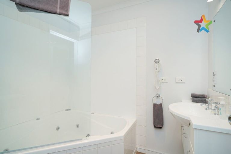 Photo of property in 8a-d Tay Street, Turnbull Thomson Park, Invercargill, 9810