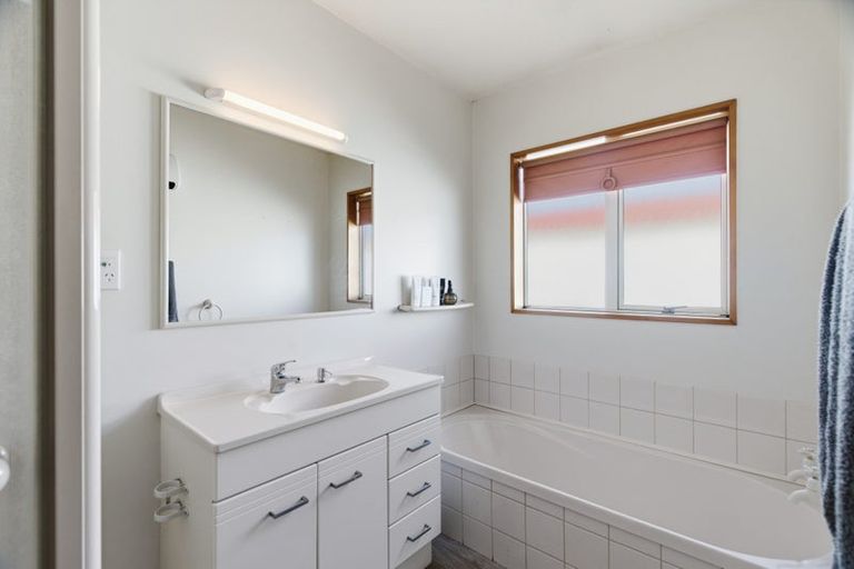 Photo of property in 47 Blue Gum Place, New Brighton, Christchurch, 8083
