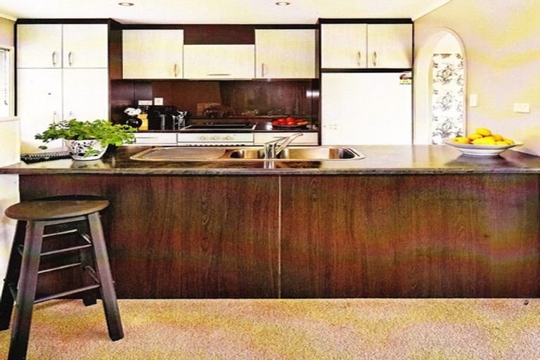 Photo of property in 83 Daffodil Street, Titirangi, Auckland, 0604