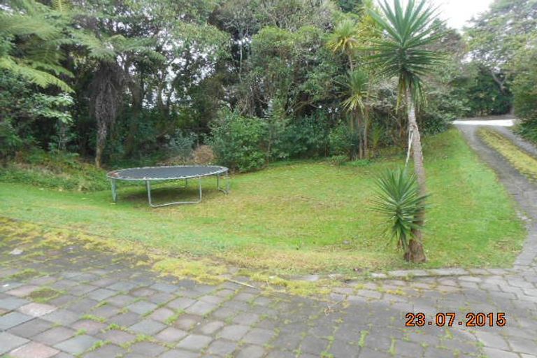 Photo of property in 35 Tauhinu Road, Greenhithe, Auckland, 0632