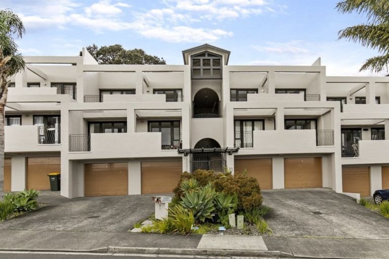 Photo of property in 8/8 Monte Cassino Place, Birkdale, Auckland, 0626