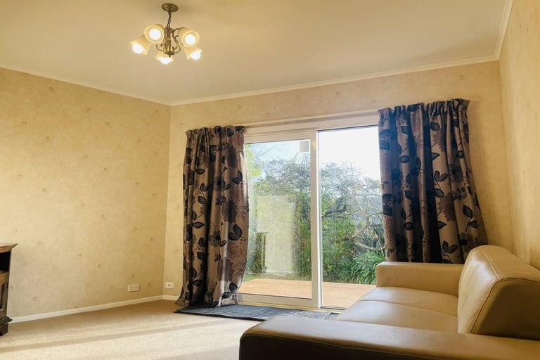 Photo of property in 11 Ridd Crescent, Karori, Wellington, 6012