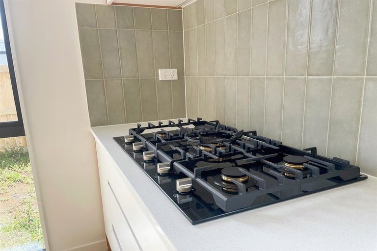 Photo of property in 8 Ihi Place, Karaka, 2578