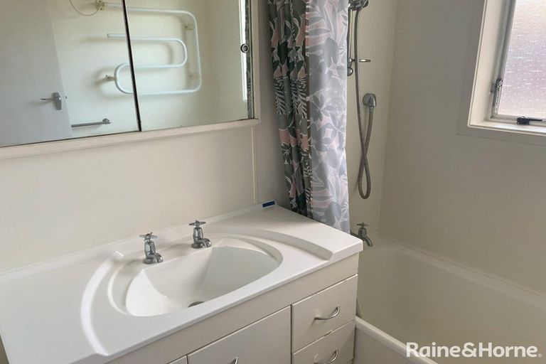 Photo of property in 140 Kingswood Road, Brookfield, Tauranga, 3110