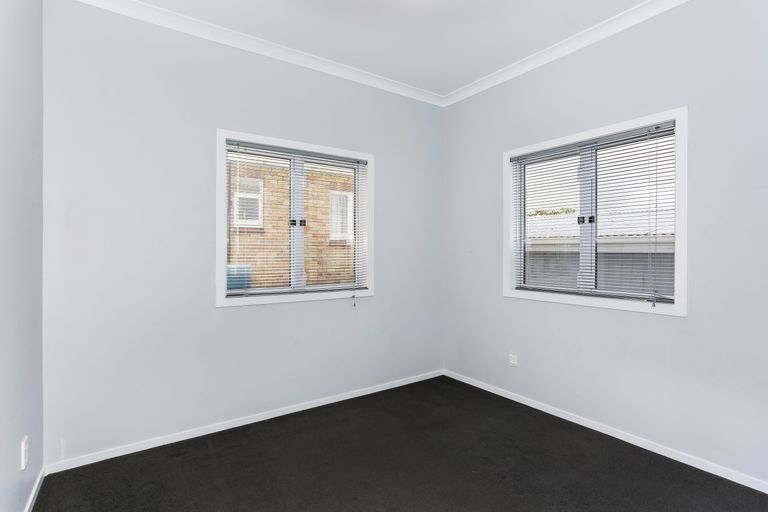 Photo of property in 71 Helvetia Road, Pukekohe, 2120