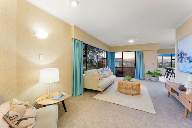 Photo of property in 1/2 Kowhai Road, Campbells Bay, Auckland, 0630