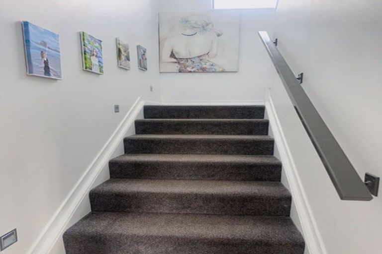 Photo of property in 2 Manutewhau Road, Massey, Auckland, 0614