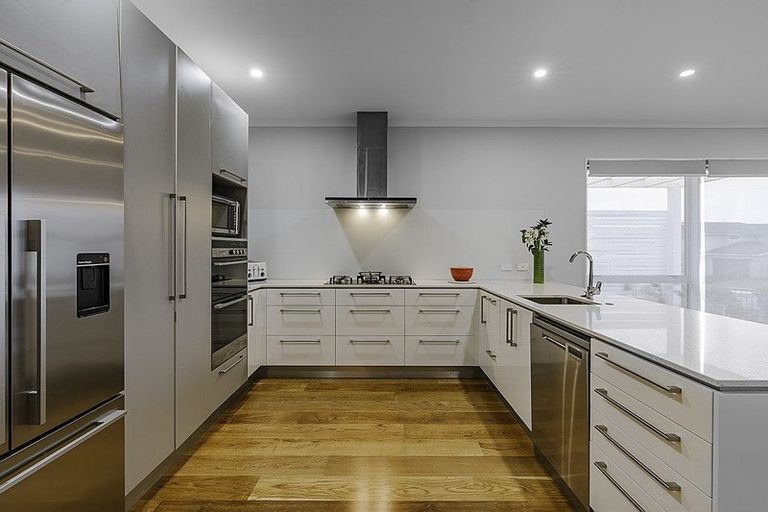 Photo of property in 24 Tyler Davies Drive, Red Beach, 0932