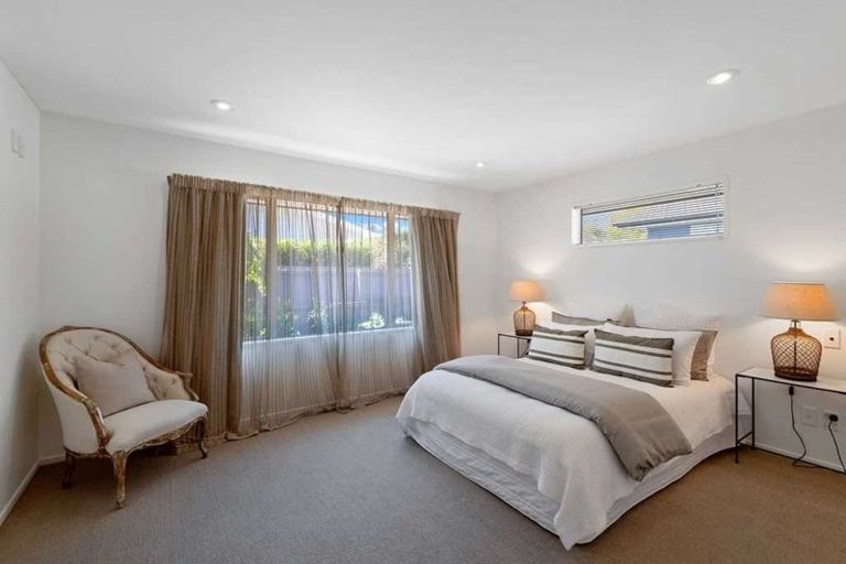 Photo of property in 2 Lewisham Park, St Albans, Christchurch, 8052