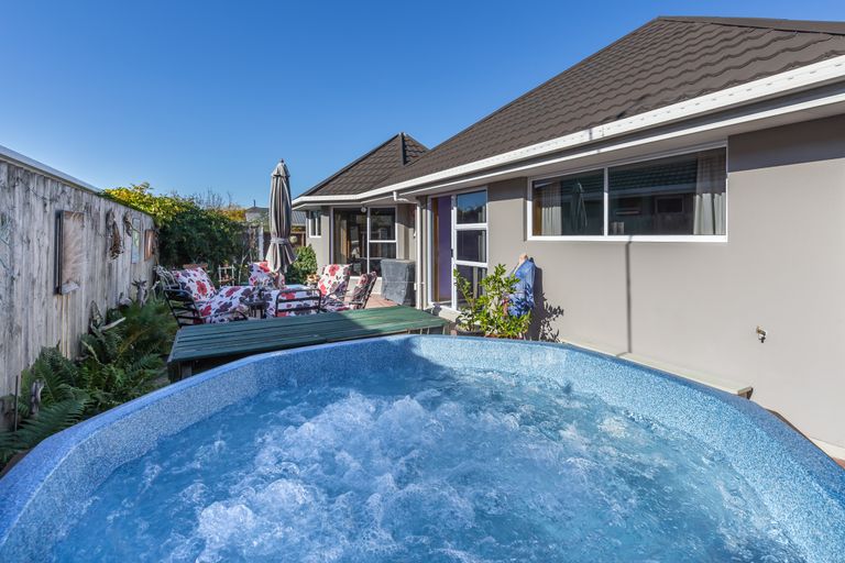 Photo of property in 125 Winters Road, Mairehau, Christchurch, 8052