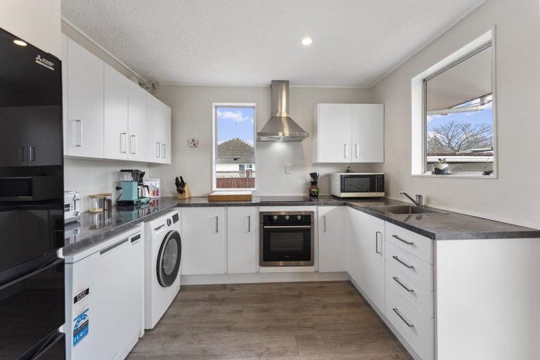 Photo of property in 56f2- Ward Street, Trentham, Upper Hutt, 5018