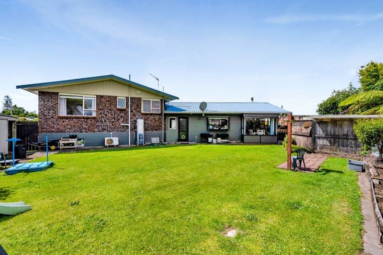 Photo of property in 1 Tainui Terrace, Inglewood, 4330