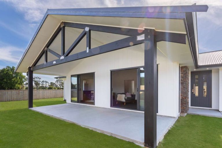 Photo of property in 30 Oldfield Lane, Marton, 4710