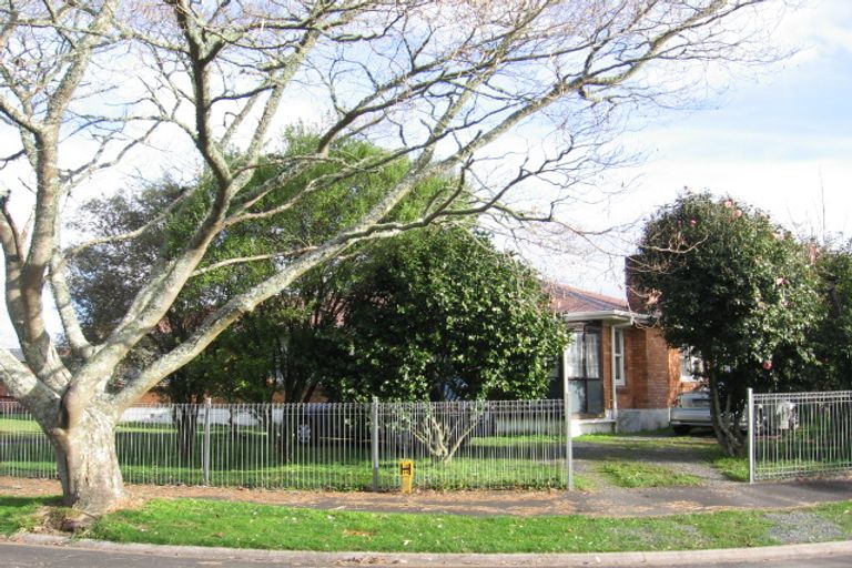 Photo of property in 1 Denver Place, Hamilton East, Hamilton, 3216