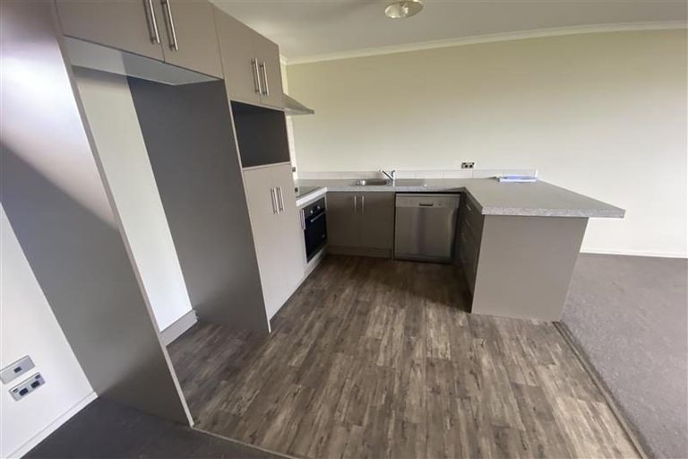 Photo of property in 102u7 Old Farm Road, Hamilton East, Hamilton, 3216