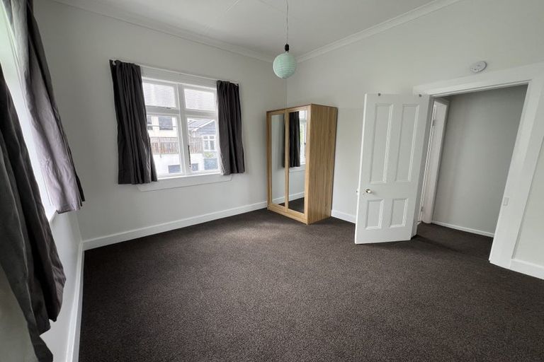 Photo of property in 23 Hawker Street, Mount Victoria, Wellington, 6011