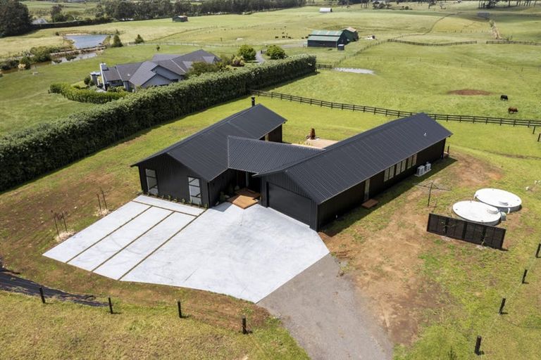 Photo of property in 5 Codlin Road, Waiuku, 2683