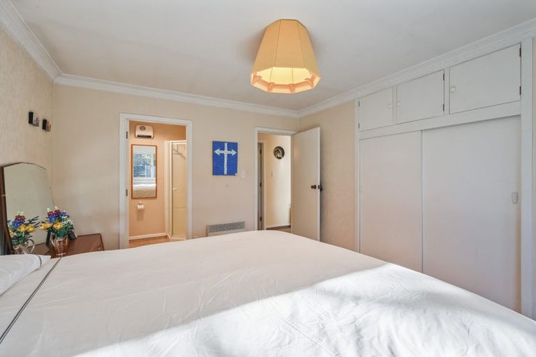 Photo of property in 16 Stormont Place, Avonhead, Christchurch, 8042