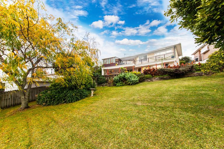 Photo of property in 466 Don Buck Road, Massey, Auckland, 0614