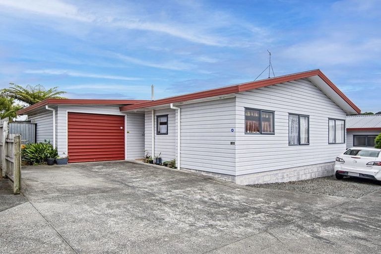 Photo of property in 2/24 Station Road, Takanini, 2112