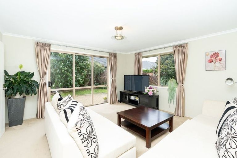 Photo of property in 9 Saint James Drive, Huntington, Hamilton, 3210