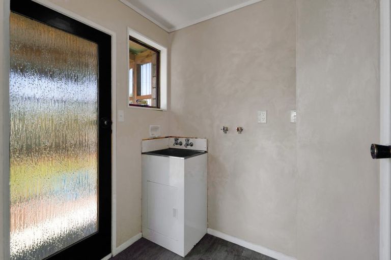 Photo of property in 8 Denmark Terrace, Midhirst, Stratford, 4394