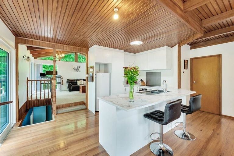 Photo of property in 72 Fitzwater Place, Henderson, Auckland, 0612