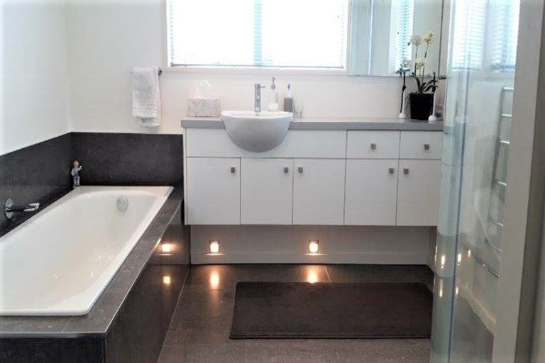 Photo of property in 11 Riverbank Road, Northwood, Christchurch, 8051