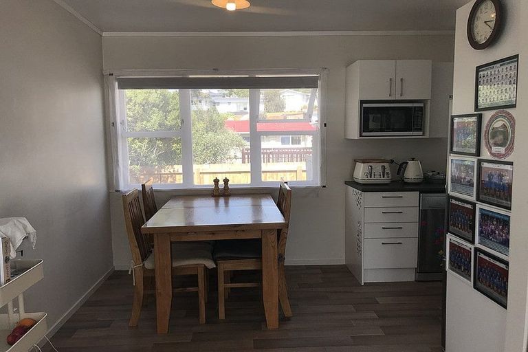 Photo of property in 42 Lingfield Street, Glenfield, Auckland, 0629