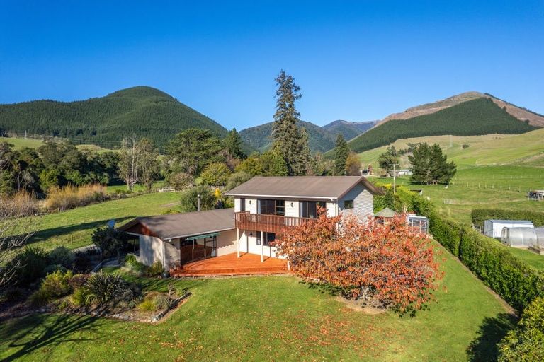 Photo of property in 68 Hiwipango Road, Belgrove, Wakefield, 7095