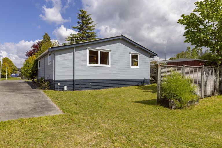 Photo of property in 19 Kinloch Road, Kinloch, Taupo, 3377