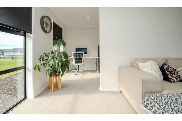 Photo of property in 11 The Lakes Drive, Kerikeri, 0230