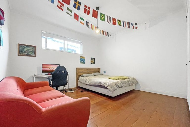 Photo of property in 26 Mantell Street, Seatoun, Wellington, 6022