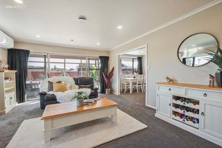 Photo of property in 8 Springmead Place, Hornby, Christchurch, 8042