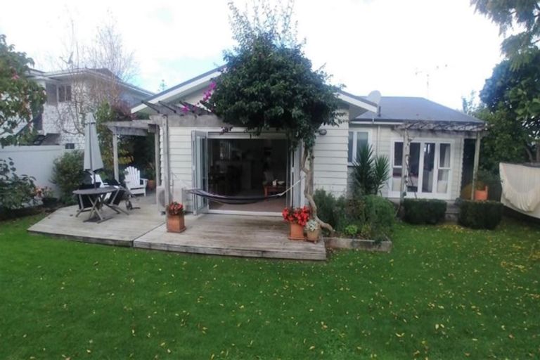 Photo of property in 2 Bruce Street, Northcote Point, Auckland, 0627