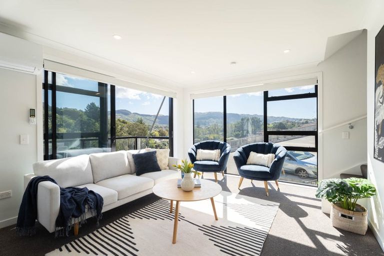 Photo of property in 4 William Earp Place, Tawa, Wellington, 5028