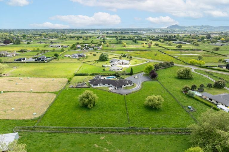 Photo of property in 503 Grasslands Drive, Cambridge, 3493