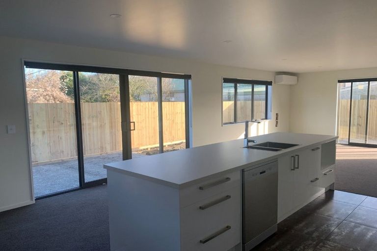 Photo of property in 74 Peverel Street, Riccarton, Christchurch, 8041