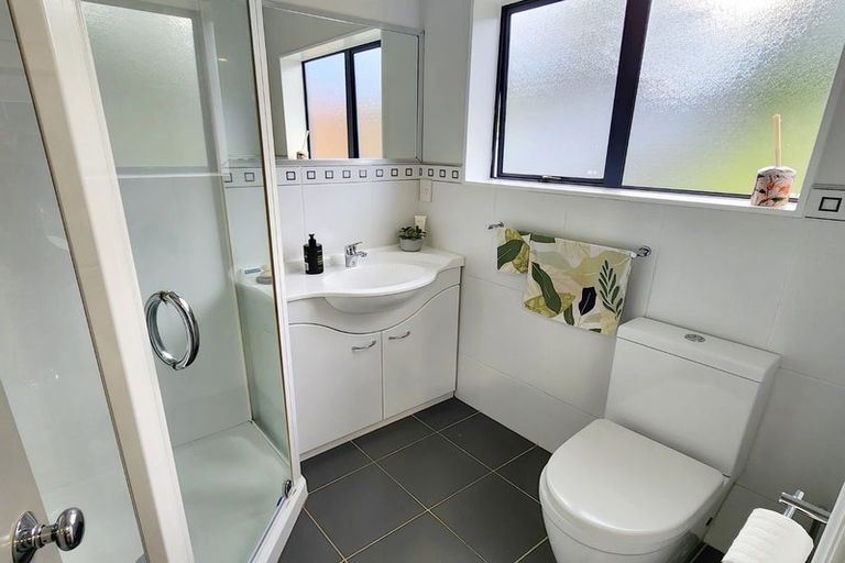 Photo of property in 16 Birkinshaw Grove, Riverstone Terraces, Upper Hutt, 5018