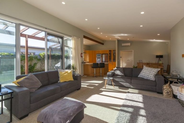 Photo of property in 2 Beckett Lane, Raumati Beach, Paraparaumu, 5032