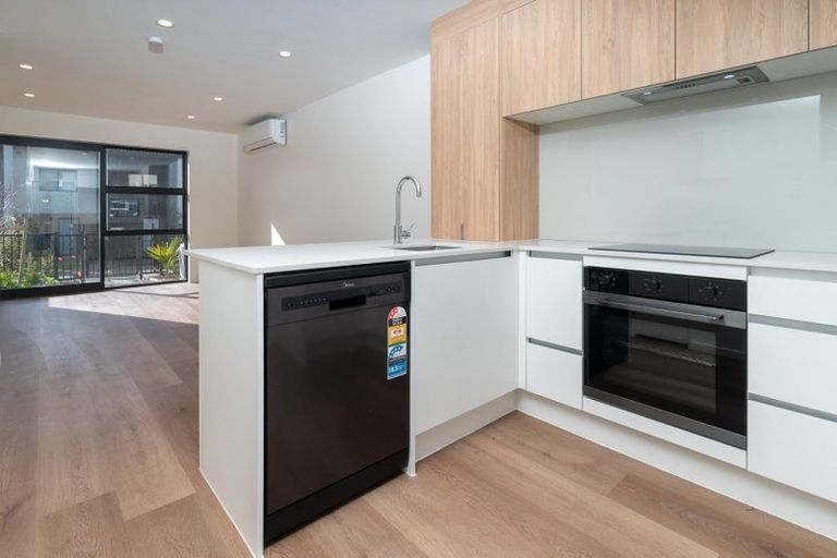 Photo of property in 5 Jabuka Street, Glen Eden, Auckland, 0602